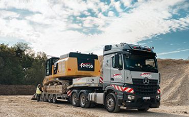 Bagger-Transport mit Tieflader
