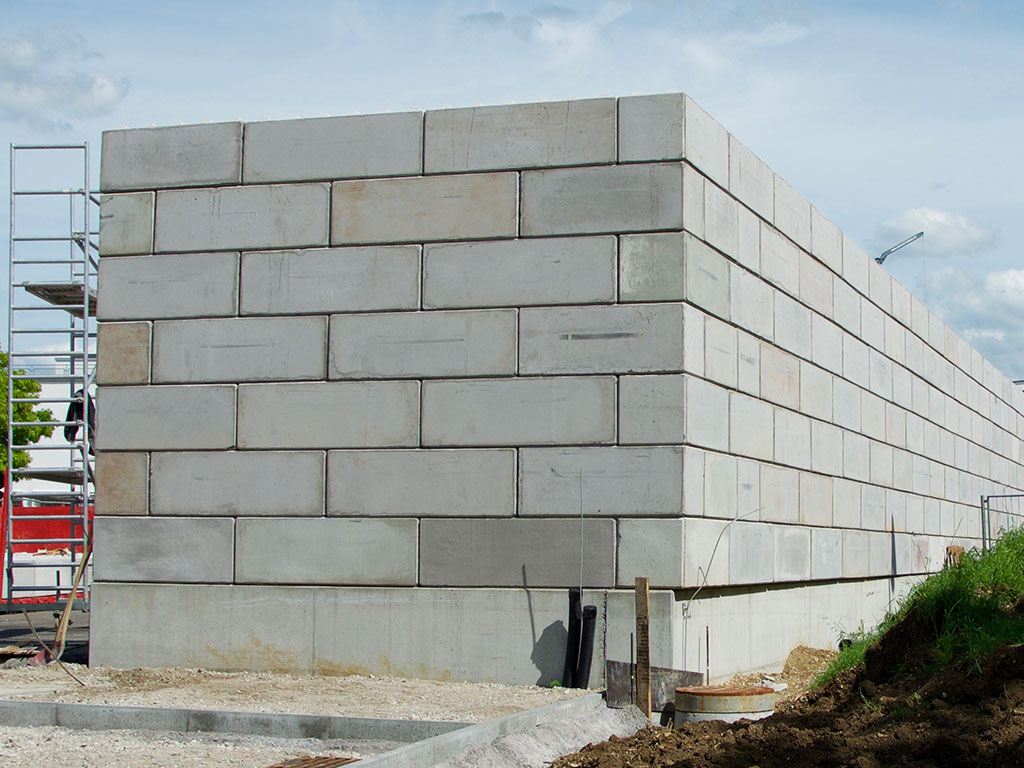 Mauer aus Öko-Stones